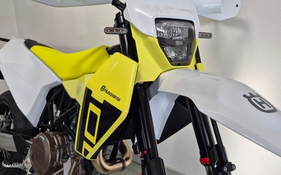 Neufahrzeug Husqvarna 701 Supermoto - Bild 6