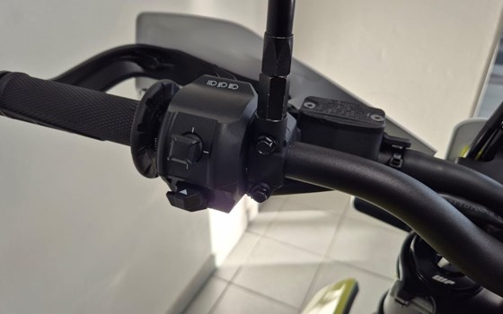 Neufahrzeug Husqvarna 701 Supermoto - Bild 8