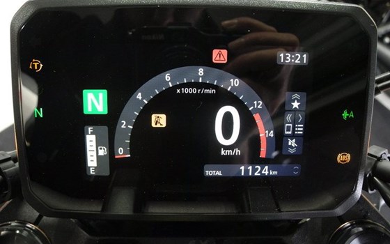 Gebrauchtmotorrad Honda CB650R E-Clutch - Bild 7