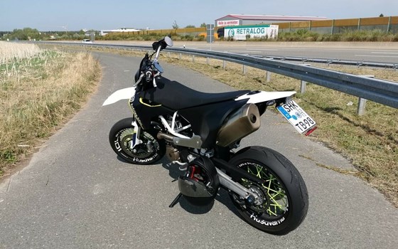 Gebrauchtmotorrad Husqvarna 701 Supermoto - Bild 3
