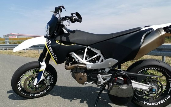 Gebrauchtmotorrad Husqvarna 701 Supermoto - Bild 4