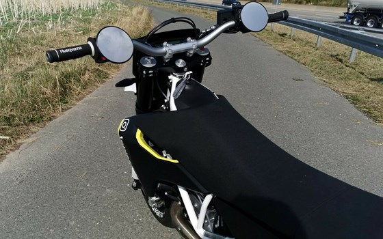 Gebrauchtmotorrad Husqvarna 701 Supermoto - Bild 7