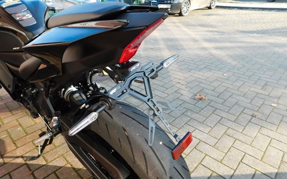 Gebrauchtmotorrad Yamaha R7 35 kW - Bild 11