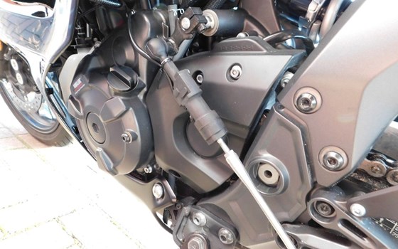 Gebrauchtmotorrad Yamaha R7 35 kW - Bild 21