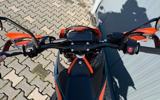 Neufahrzeug KTM 690 SMC R - Bild 4