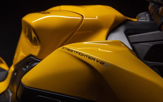 Neufahrzeug Ducati Streetfighter V2 S - Bild 6