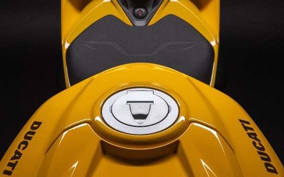 Neufahrzeug Ducati Streetfighter V2 S - Bild 7