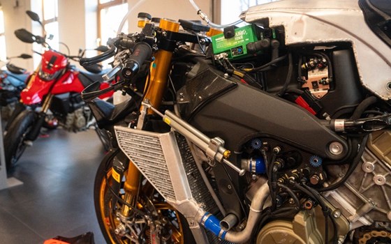 Gebrauchtmotorrad Ducati Panigale V4 R - Bild 24