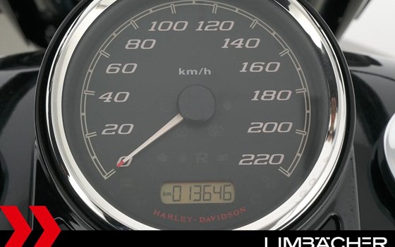 Gebrauchtmotorrad Harley-Davidson Road King Classic FLHRC - Bild 12