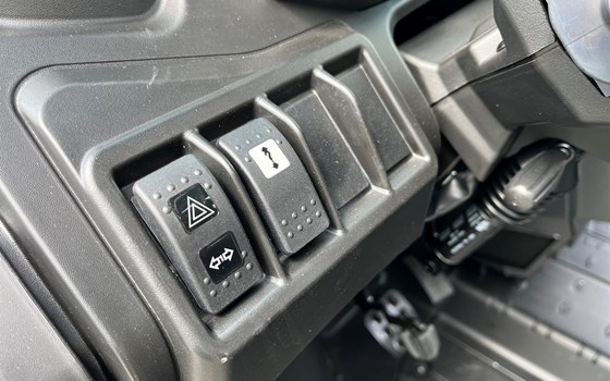 Neufahrzeug Can-Am Traxter XU HD9 T - Bild 8