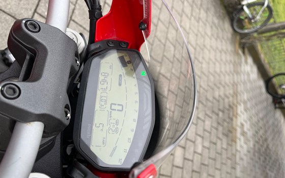 Gebrauchtmotorrad Ducati Monster 821 Stripe - Bild 5