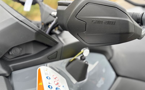 Neufahrzeug Can-Am Outlander Max DPS 1000R - Bild 17