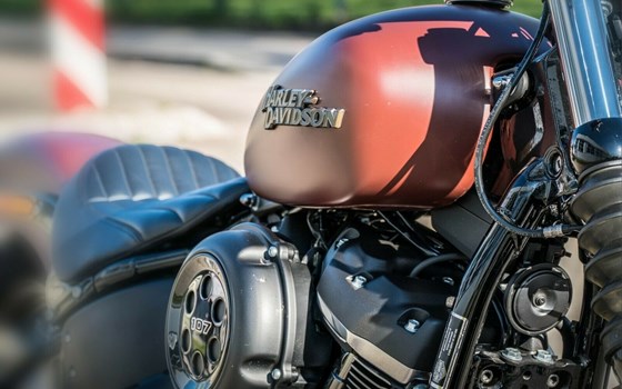 Gebrauchtmotorrad Harley-Davidson Softail Street Bob FXBB - Bild 3