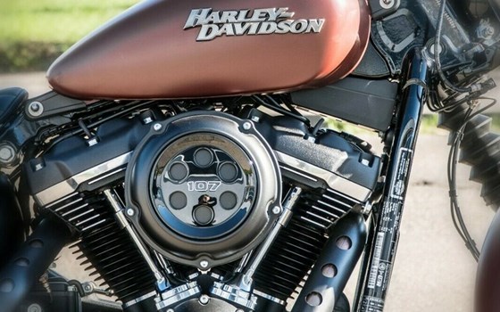 Gebrauchtmotorrad Harley-Davidson Softail Street Bob FXBB - Bild 4