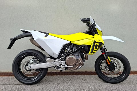 Einzylinder Supermotos für die Straße. A2 fähig!