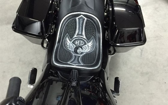 Gebrauchtmotorrad Harley-Davidson Street Glide FLHX - Bild 1