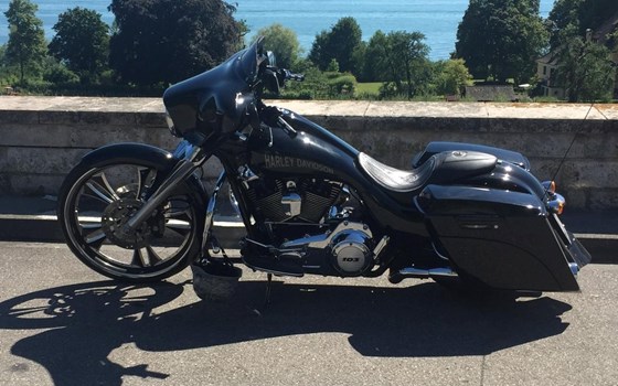 Gebrauchtmotorrad Harley-Davidson Street Glide FLHX - Bild 3