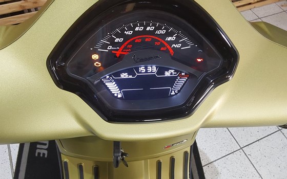 Neufahrzeug Vespa GTS 300 hpe Super Sport - Bild 8