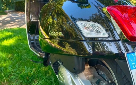 Gebrauchtmotorrad Vespa GTS 125 - Bild 3