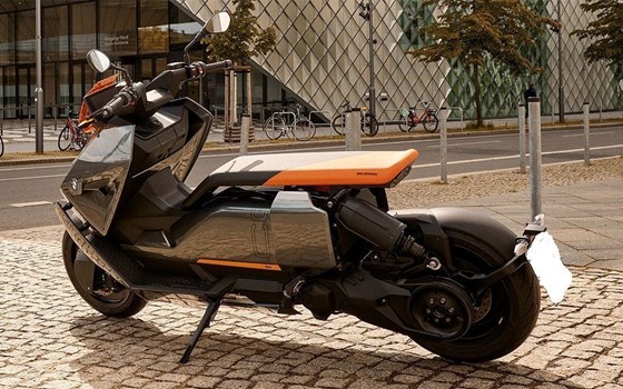 Gebrauchtmotorrad BMW CE 04 - Bild 1