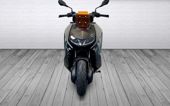 Gebrauchtmotorrad BMW CE 04 - Bild 2