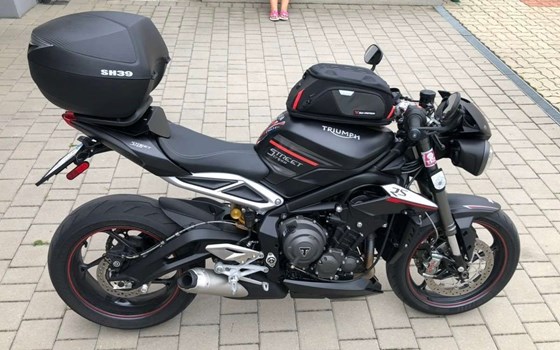 Gebrauchtmotorrad Triumph Street Triple 765 RS - Bild 1