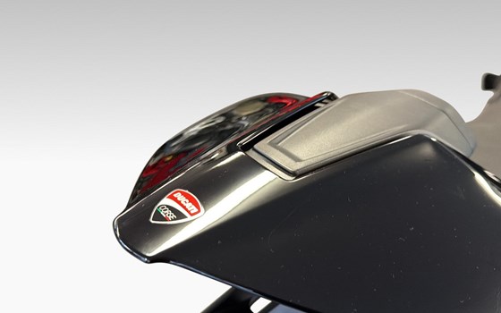 Neufahrzeug Ducati Streetfighter V4 S - Bild 9