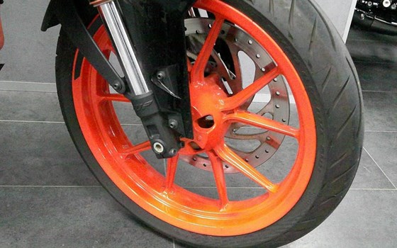 Gebrauchtmotorrad KTM 390 Duke - Bild 2