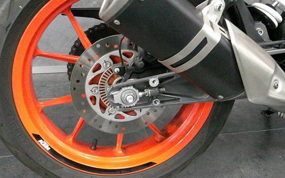 Gebrauchtmotorrad KTM 390 Duke - Bild 4