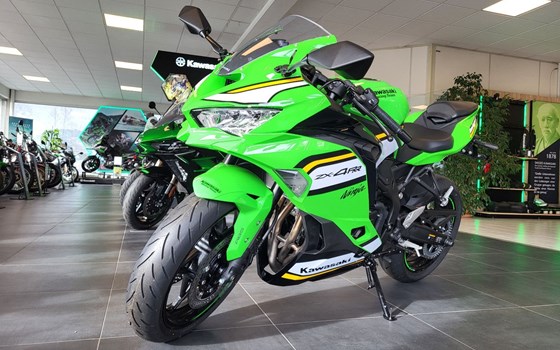 Neufahrzeug Kawasaki Ninja ZX-4RR - Bild 1
