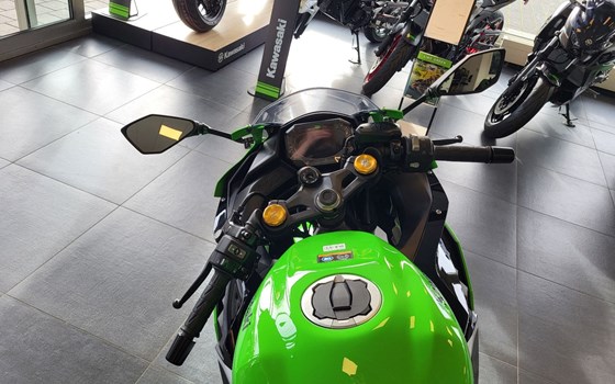 Neufahrzeug Kawasaki Ninja ZX-4RR - Bild 6