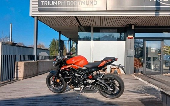 Gebrauchtmotorrad Triumph Street Triple R - Bild 1