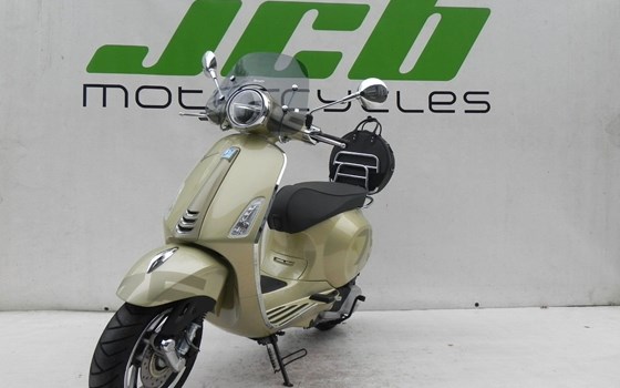 Gebrauchtmotorrad Vespa Primavera 125 75th - Bild 1