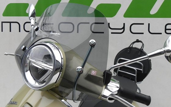 Gebrauchtmotorrad Vespa Primavera 125 75th - Bild 10