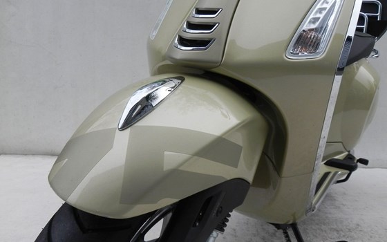 Gebrauchtmotorrad Vespa Primavera 125 75th - Bild 11