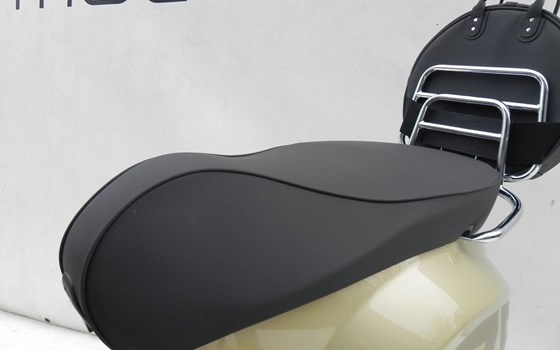 Gebrauchtmotorrad Vespa Primavera 125 75th - Bild 13