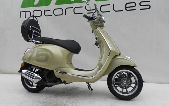 Gebrauchtmotorrad Vespa Primavera 125 75th - Bild 15