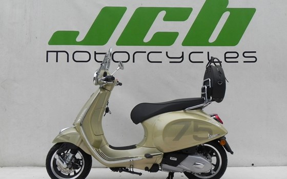 Gebrauchtmotorrad Vespa Primavera 125 75th - Bild 2