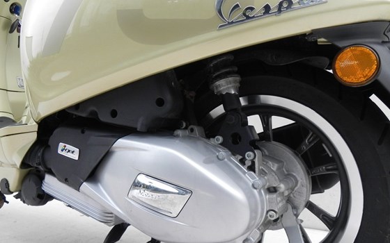 Gebrauchtmotorrad Vespa Primavera 125 75th - Bild 6