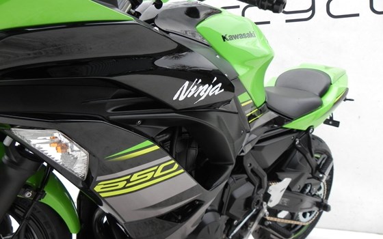 Gebrauchtmotorrad Kawasaki Ninja 650 - Bild 10