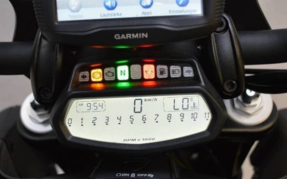 Gebrauchtmotorrad Ducati Diavel 1200 Dark - Bild 12