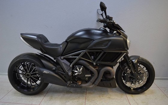 Gebrauchtmotorrad Ducati Diavel 1200 Dark - Bild 6