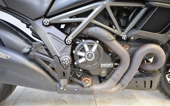 Gebrauchtmotorrad Ducati Diavel 1200 Dark - Bild 8