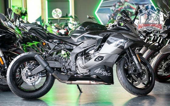 Neufahrzeug Kawasaki Ninja ZX-4RR - Bild 1