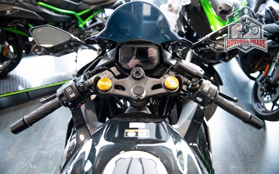Neufahrzeug Kawasaki Ninja ZX-4RR - Bild 10