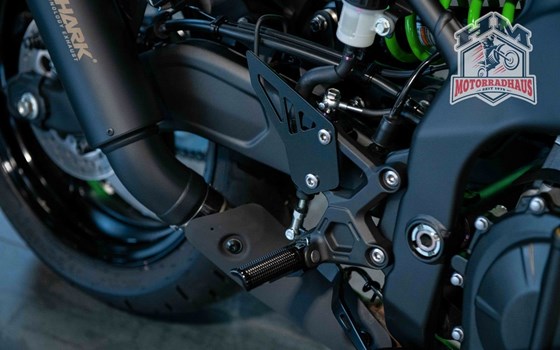Neufahrzeug Kawasaki Ninja ZX-4RR - Bild 11