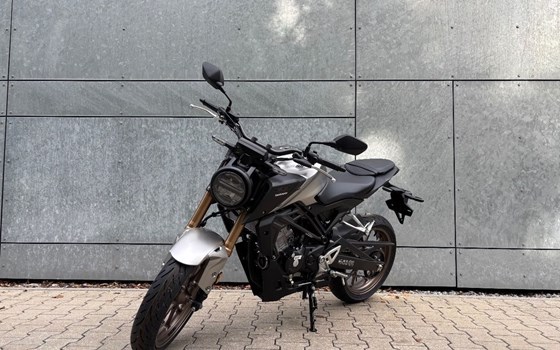 Gebrauchtmotorrad Honda CB125R - Bild 2