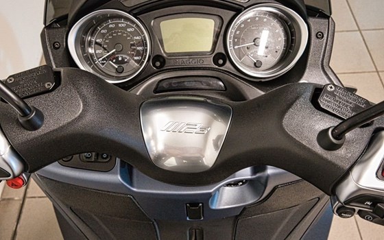 Gebrauchtmotorrad Piaggio MP3 300 HPE - Bild 8