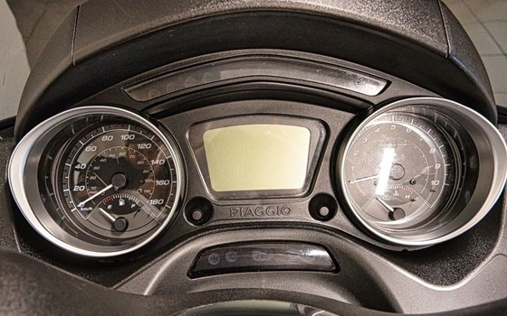 Gebrauchtmotorrad Piaggio MP3 300 HPE - Bild 9