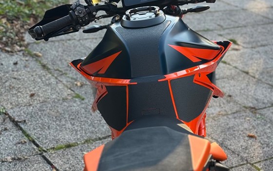 Gebrauchtmotorrad KTM 1290 Super Duke R - Bild 4